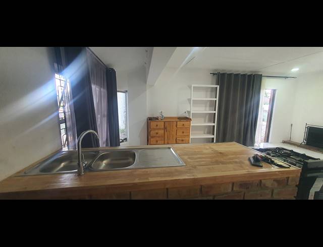 1 BEDROOM FLAT TO LET IN HEIDELBERG CENTRAL